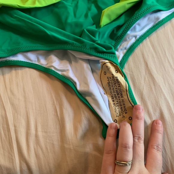 One piece. Cheeky. - Picture 2 of 4